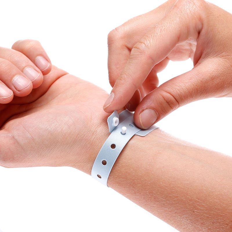 Patient wristband clasp